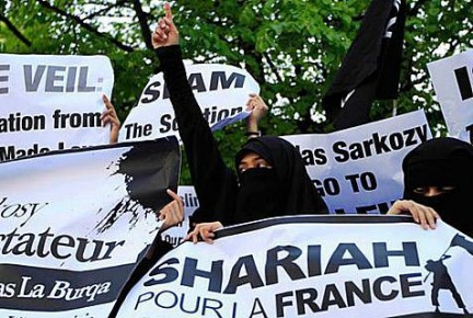 muslims-shariah-for-france.