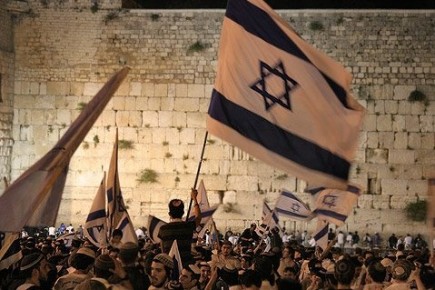 wailing_wall_celebration_flags