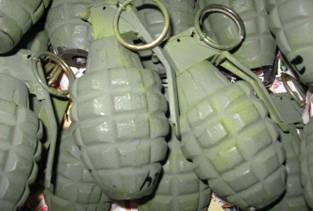 cartel-grenades-AP-640x480