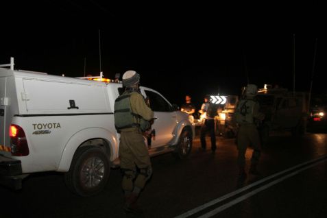 Soldiers near Neve Tzuf after terror attack.