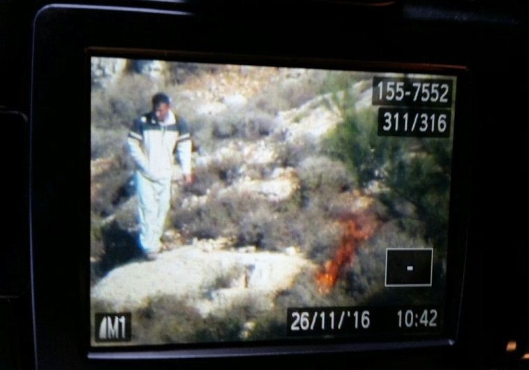 arab_terrorist_setting_fires