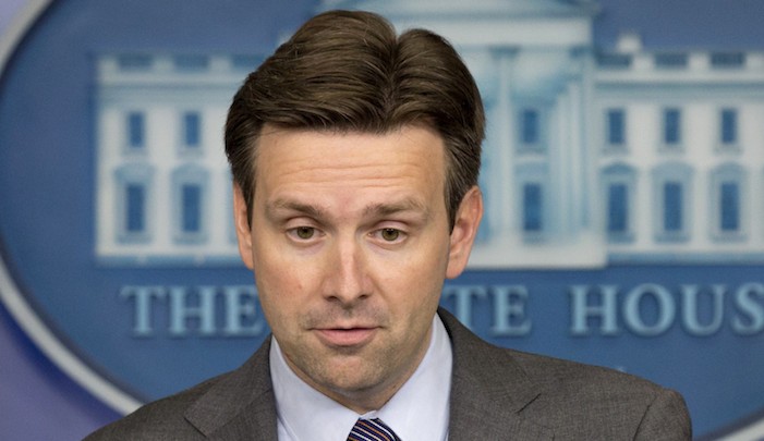 josh-earnest1