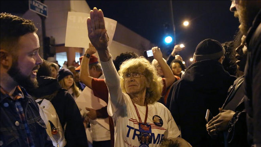 trump-supporters-rally-chicago.jpg